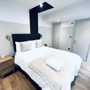 https://charming-en-suite-in.cambridgehotelsuk.com